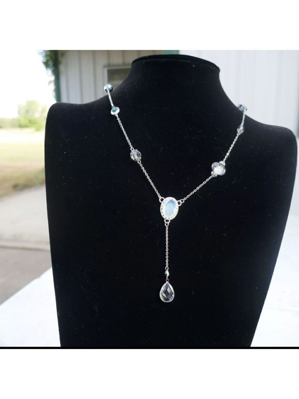 Ali Kahn New York Y-drop Necklace Opaque Clear Crystals Silvertone 18 inch - Picture 4 of 7